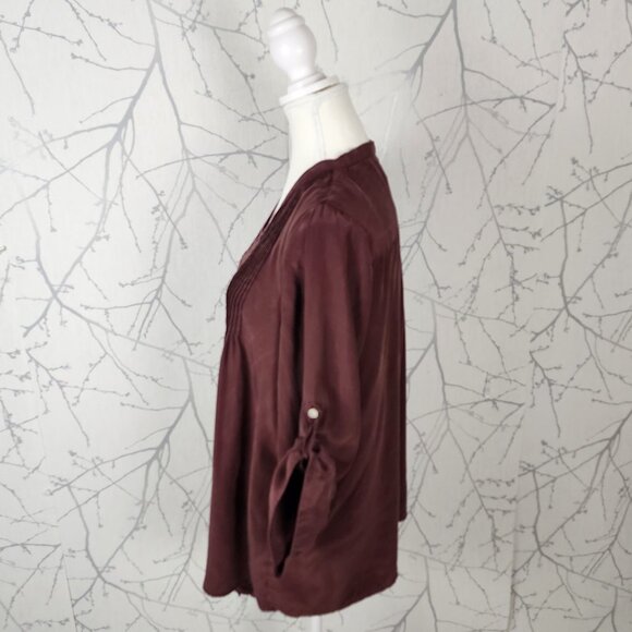 Elizabeth & James Maroon 100% Silk Single Button Pintuck Flowy Tokyo Blouse - Picture 4 of 7